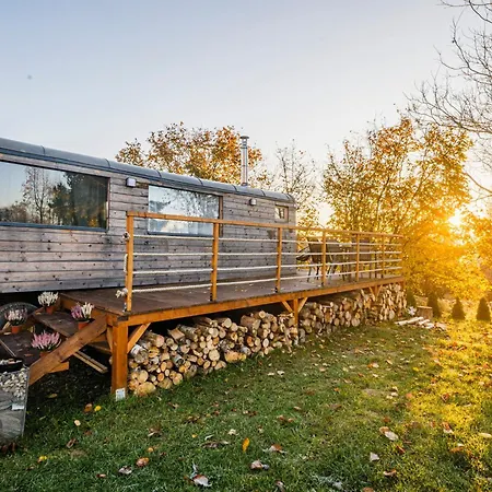 Glamping Maringotka Mana Tvrdkov